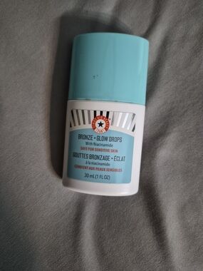 First Aid Beauty Bronze + Glow Drops - Light Blue & White Bottle